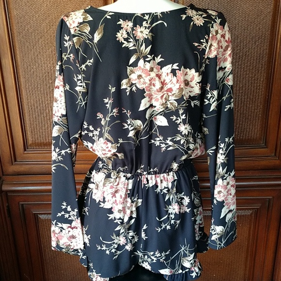 Floral Bell Sleeved Ruffled Bottom Romper - Picture 2 of 5